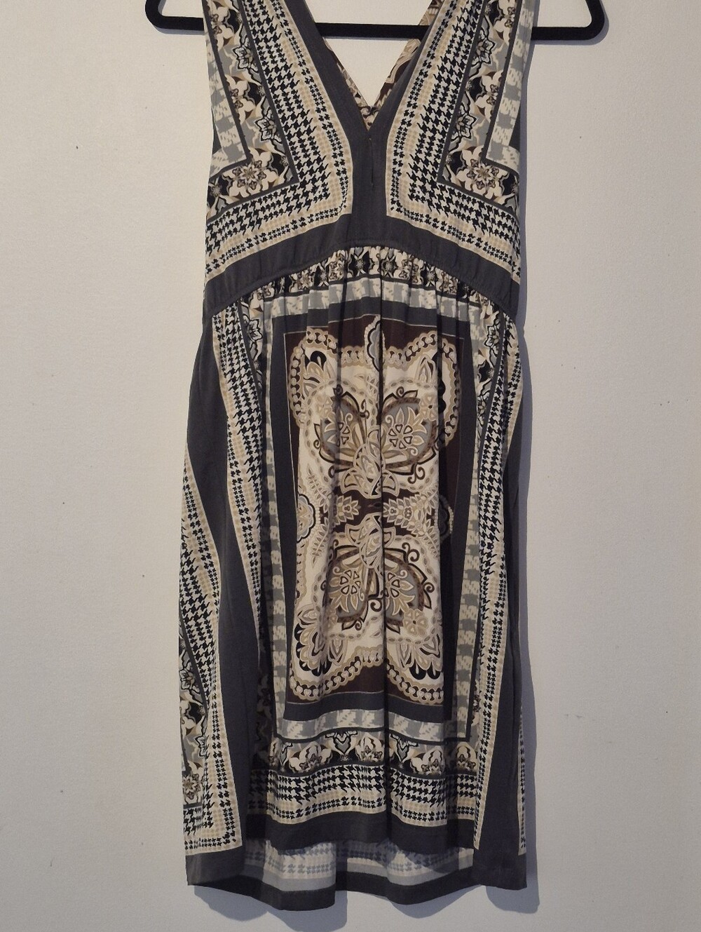 Dress - Picture 3 of 6